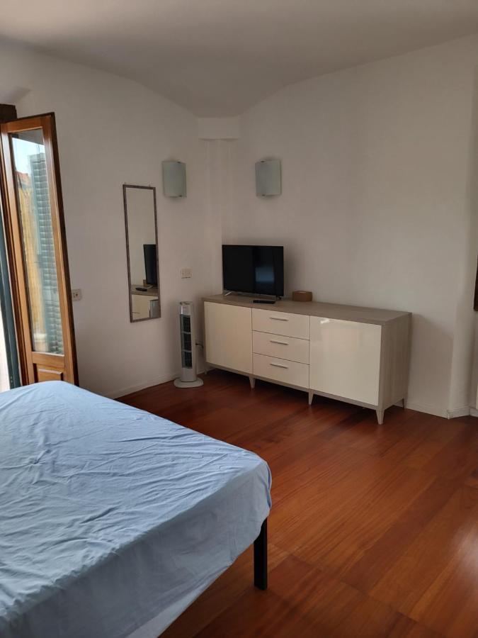 Appartamento Incantevole Con Parcheggio Empoli Exteriör bild
